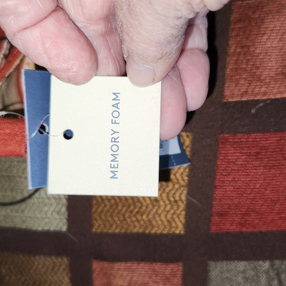 Universal Thread Shoes - Picture 3 of 10